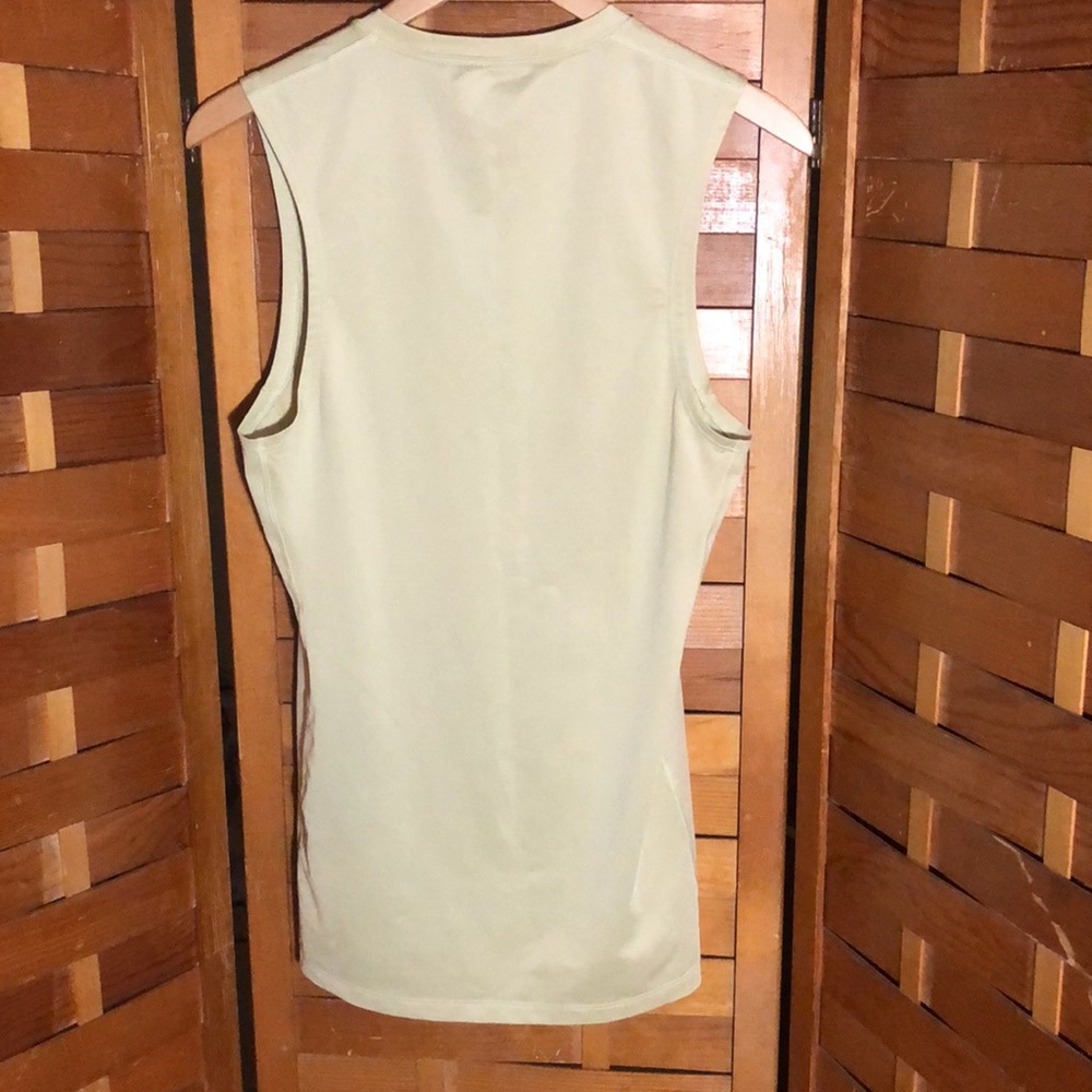 Nike Pro DriFit Workout Top NWOT - Picture 2 of 8